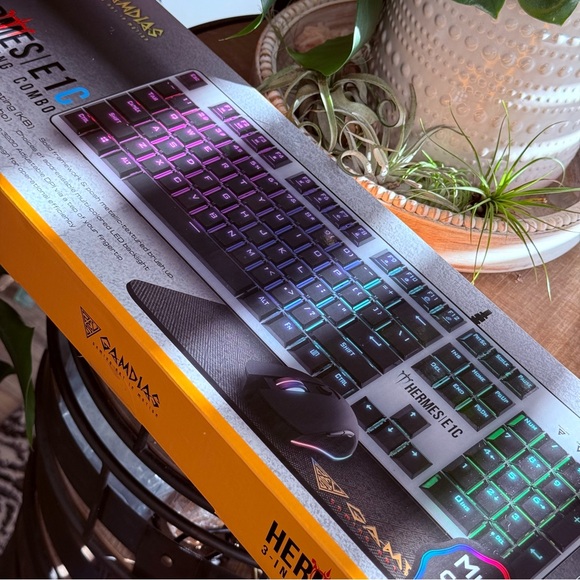 Never Used Gamdias Gaming Hermes E1C 3-in-1 Combo Mouse and Keyboard - Picture 6 of 11